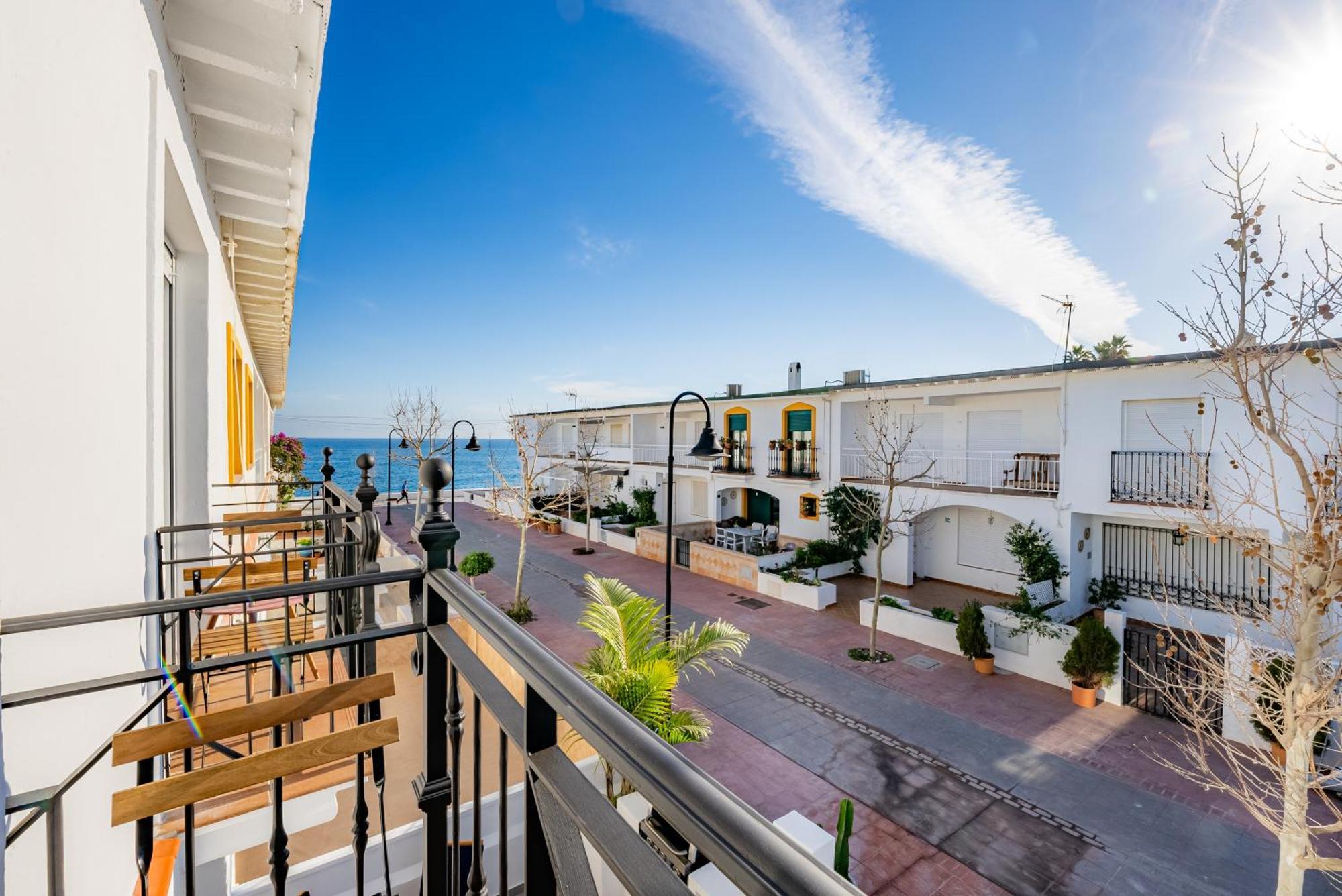 La Familia Beach House La Cala ลากาลาเดมิฮาส ภายนอก รูปภาพ