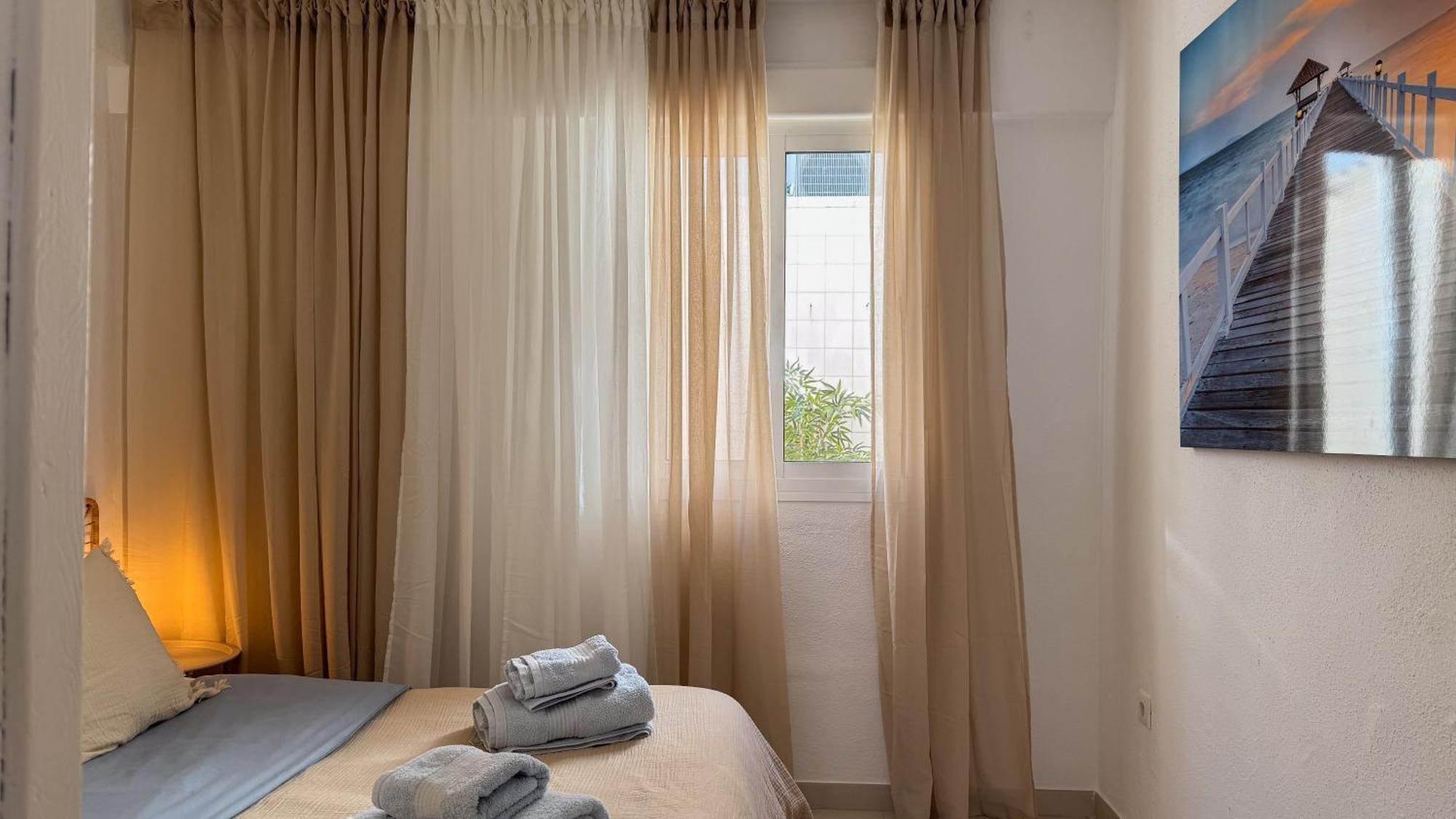 La Familia Beach House La Cala ลากาลาเดมิฮาส ห้อง รูปภาพ